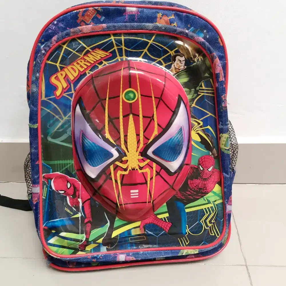 Tas anak laki laki Spider-Man