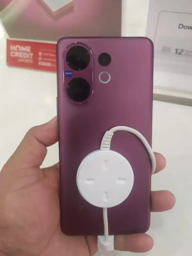 First Salling VIVO V60 5G