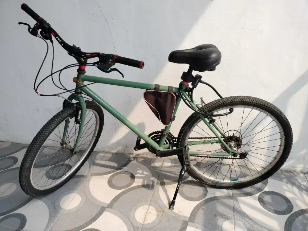 Sepedah gunung lengkap outfitnya tinggal gowes di jual murah dan cepat
