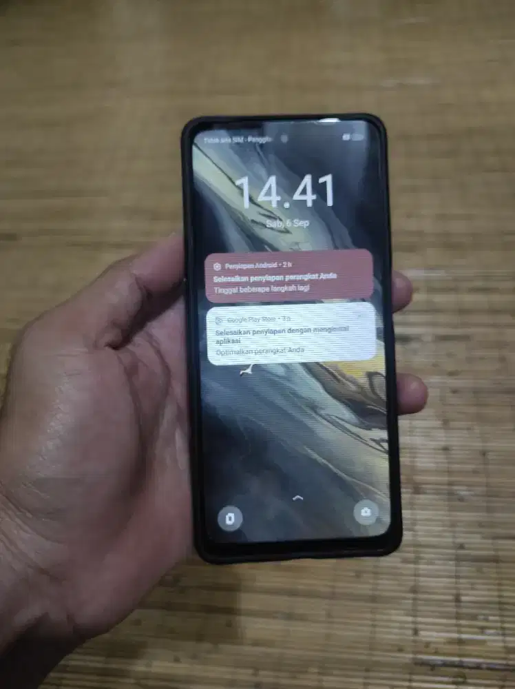 Oppo a5i Warna merah maron