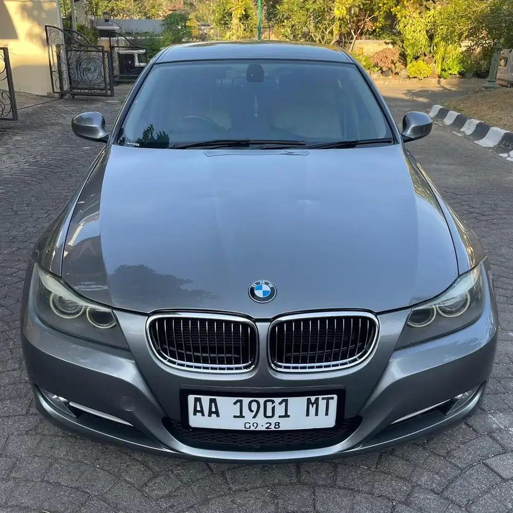 BMW E90 2012 LCI 2.0 AT ISTIMEWA