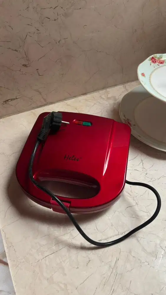 Sandwich toaster Model X bekas