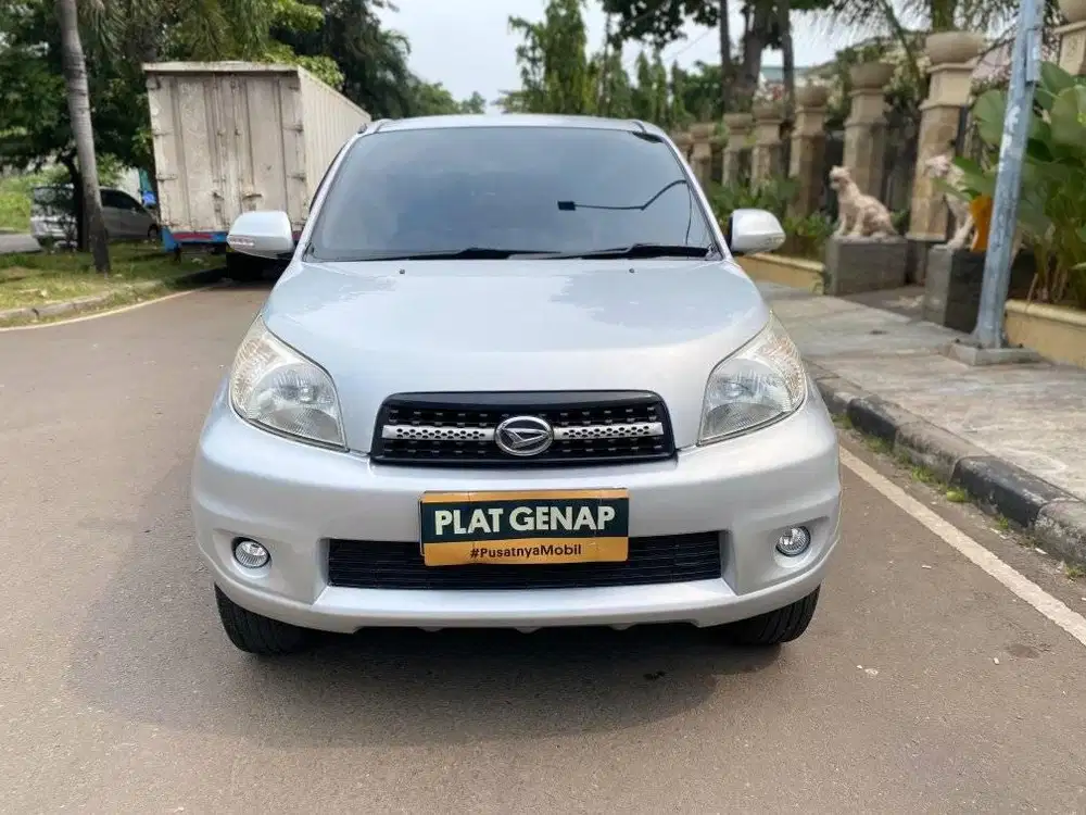 Terios TS EXTRA 2011 MATIC SILVER DP 12JT
TERAWAT KM RENDAH  NO PR