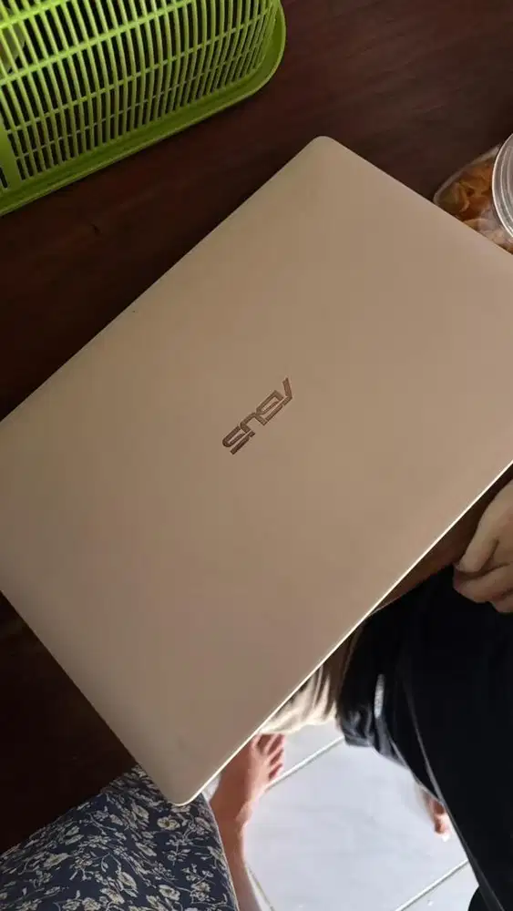 Laptop Asus Putih