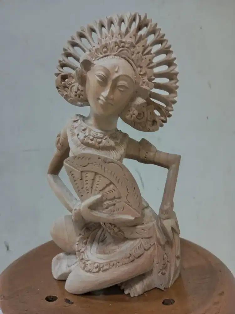 Patung kayu Cendana Jawa perempuan bali Hand Made