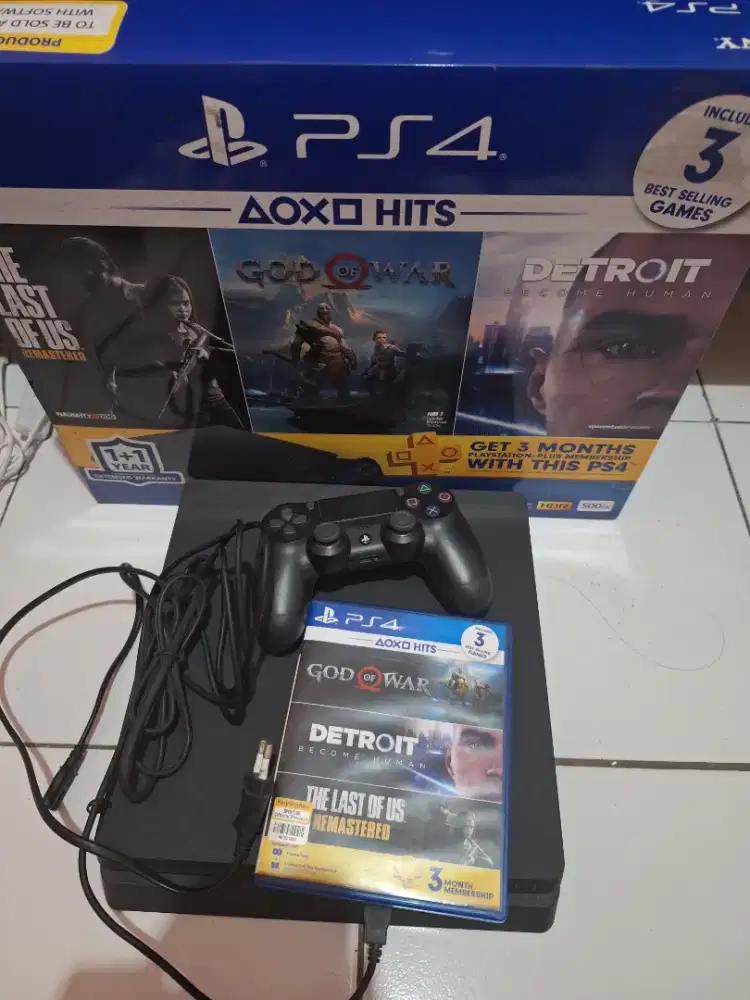 Playstation 4 Slim 500 GB Special Edition (Bundling 3 Games)