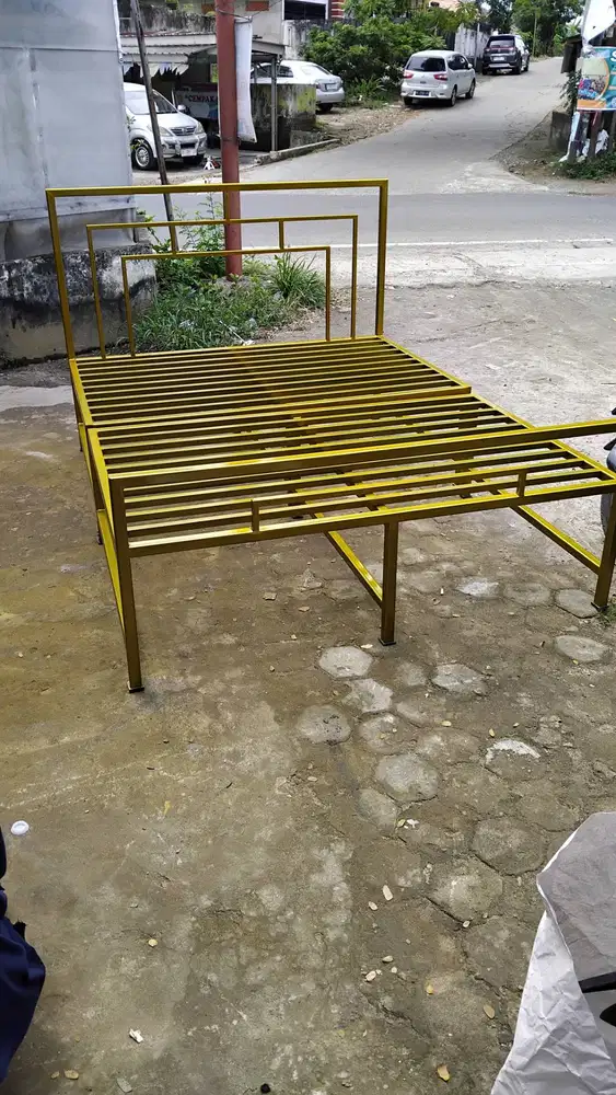 RANJANG / DIVAN BESI