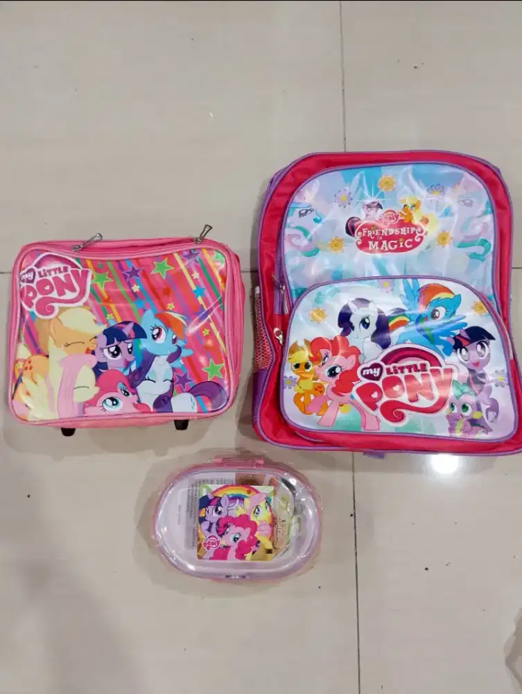 Tas sekolah & lunch box