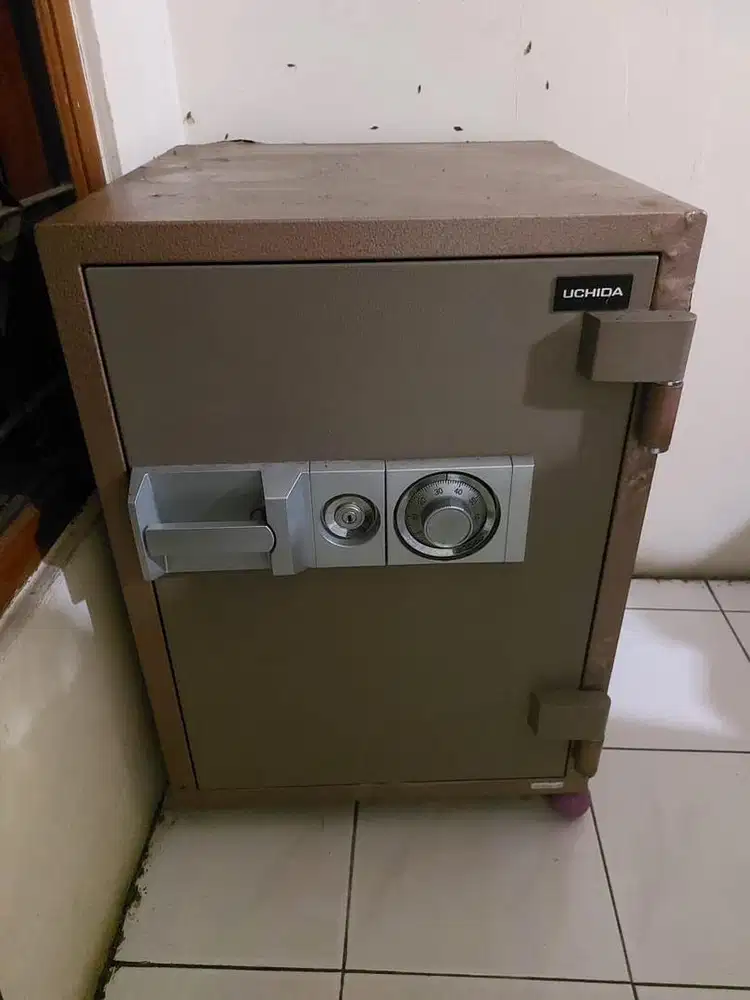 Brangkas Uchida BK K Tahan Api