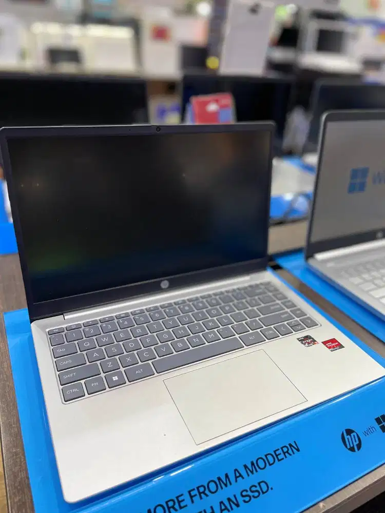 HP 14 em0321AU Ryzen 3 7320U 8GB 512GB SSD 14″ FHD W11 OHS