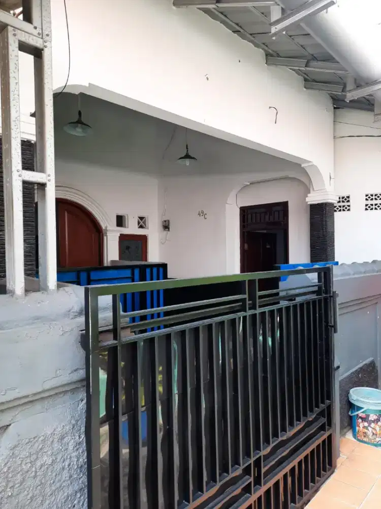 RUMAH DIKONTRAKAN 2 Jt/Bulan Dekat Univ. Pancasila (HARGA BISA NEGO)