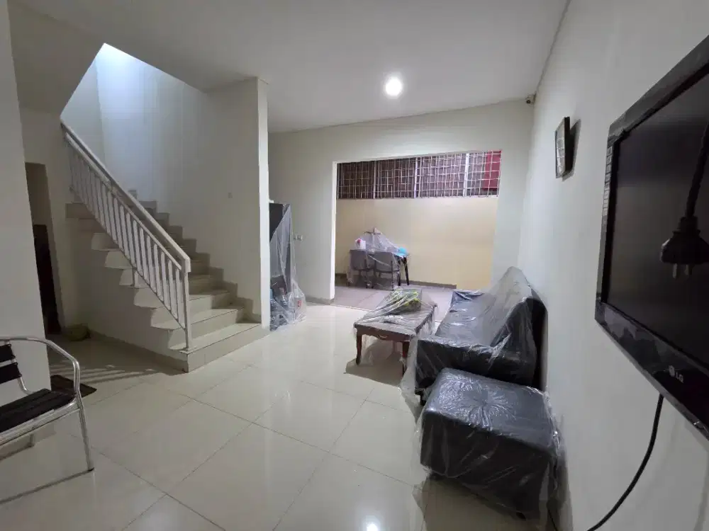 Dijual rumah siap huni include furnish lokasi the atmospere tjg bunga