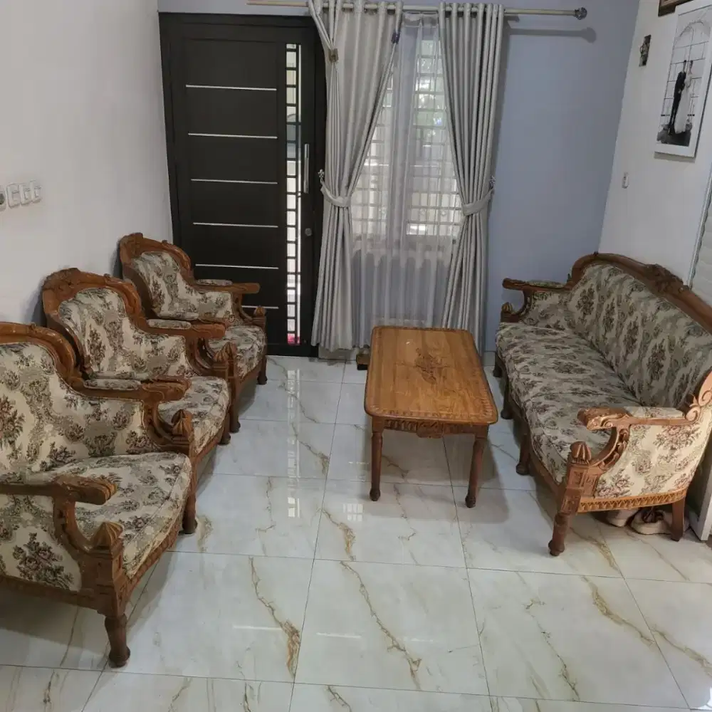 Kursi Kayu Jati Sepaket dengan Meja
