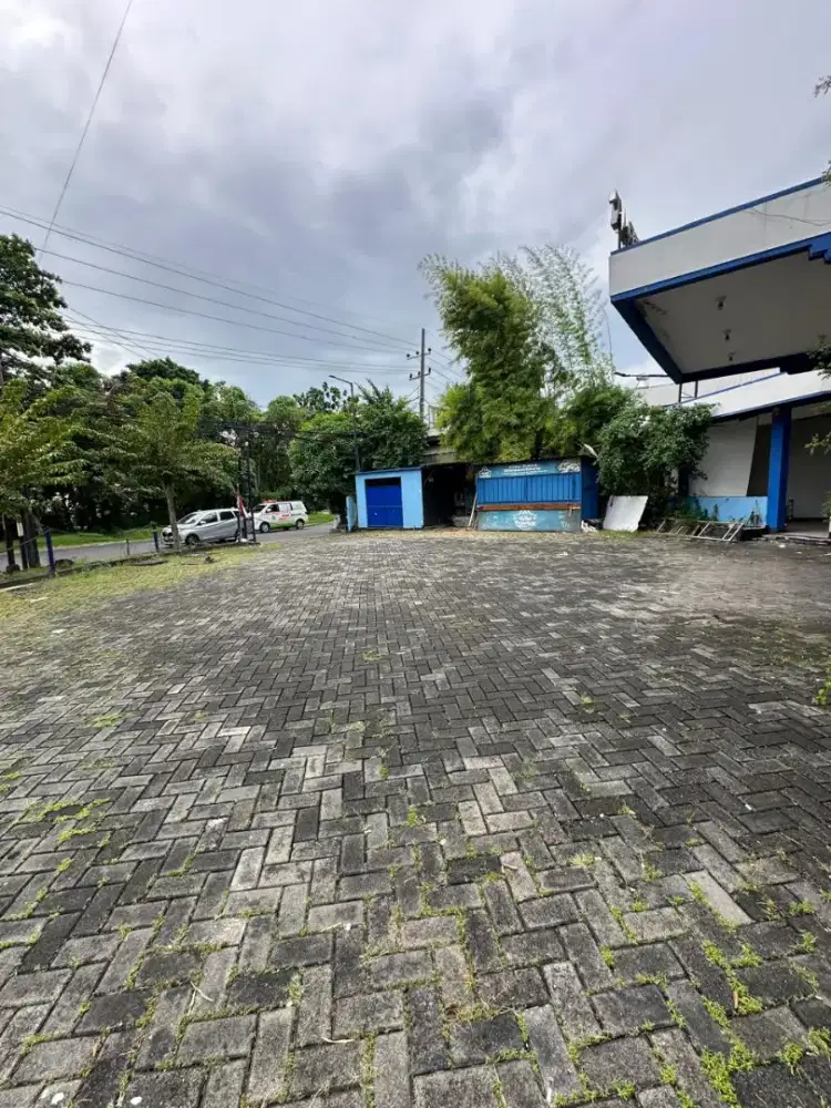 Dijual atau disewakan raya jemursari