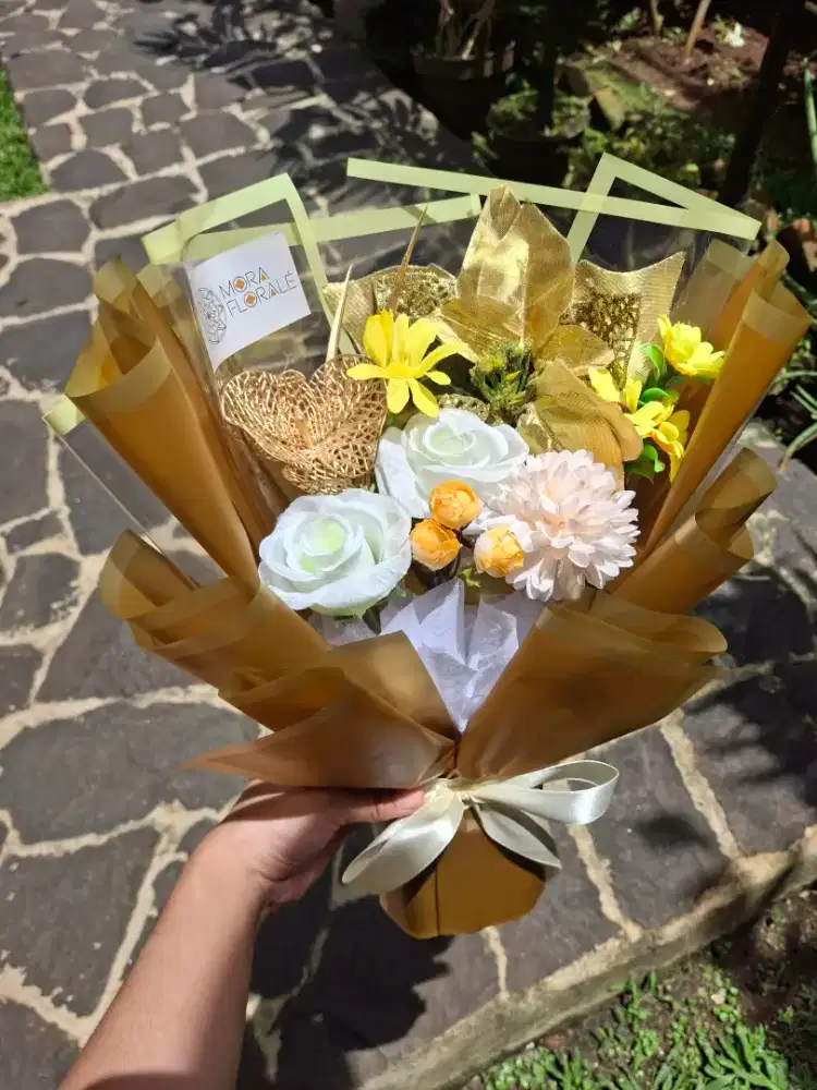 Mione Buket #1 (Buket Bunga Wisuda, Buket Lamaran)