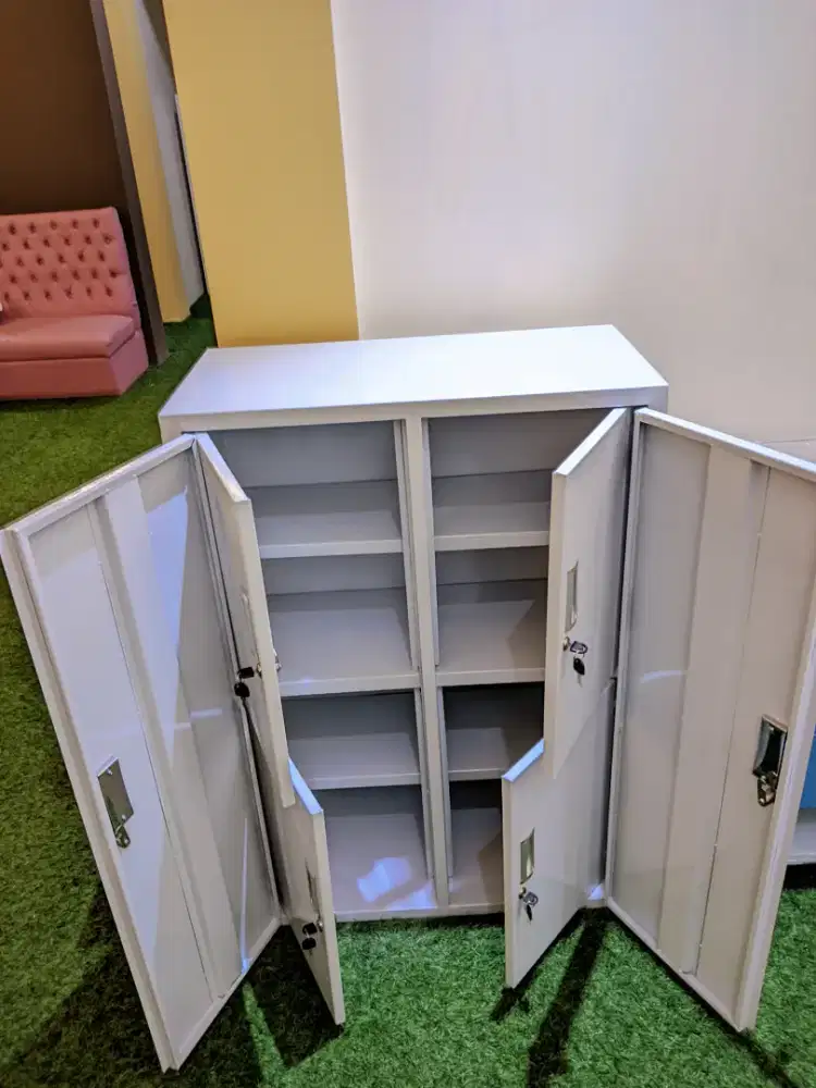 Lemari Narkotik 6 Pintu Besi