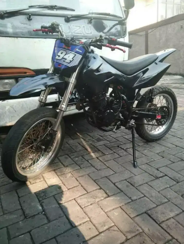 Supermoto 200cc