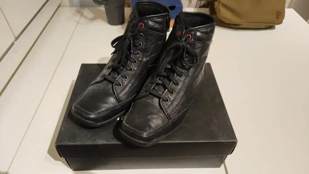 Sepatu Kulit Hitam Gino Mariani Elario 2 Size 39