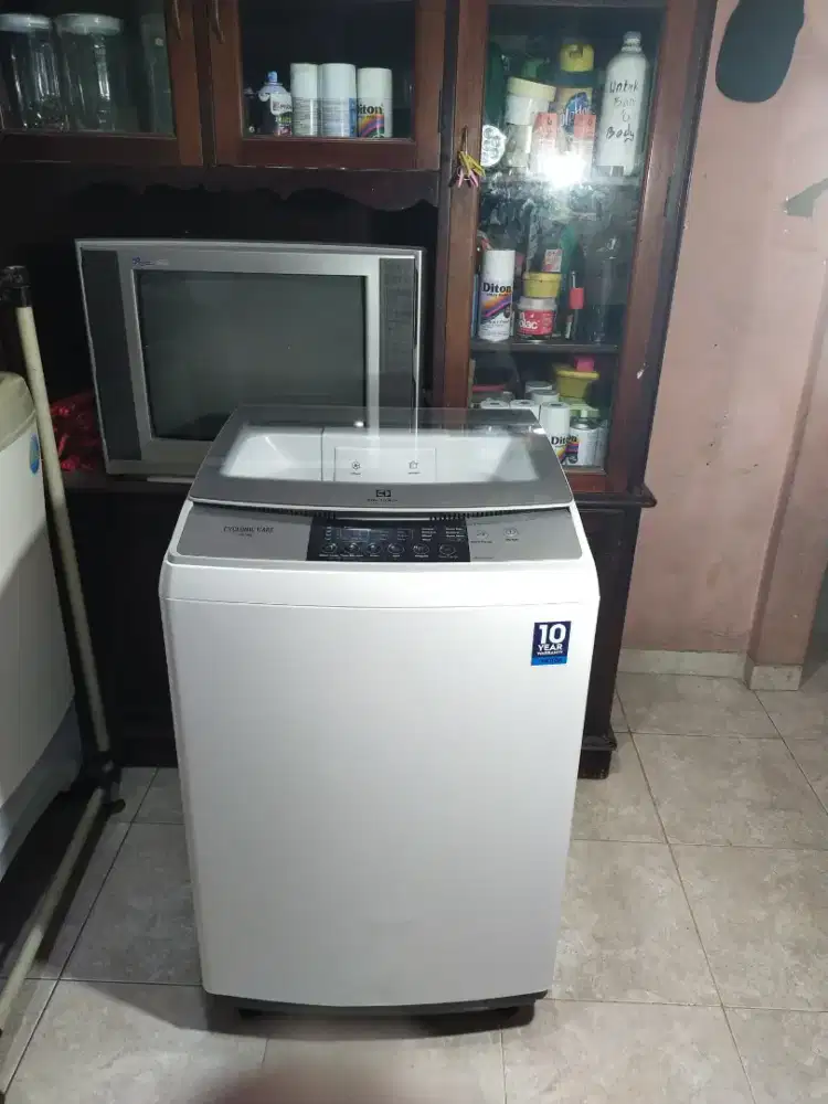 Mesin cuci Elektroluk 10.5 kg.