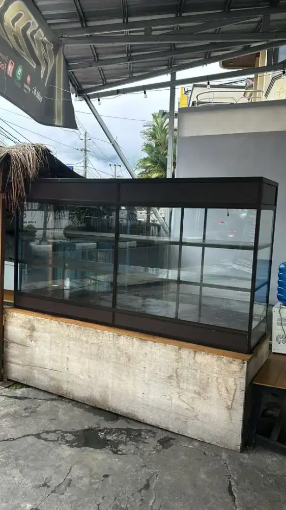 Dijual Etalase panjang 3,5 meter, tinggi 2 meter