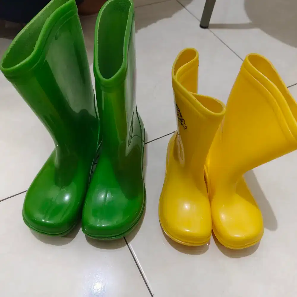 Sepatu boat anak merek Yumeida size 14 dan 20