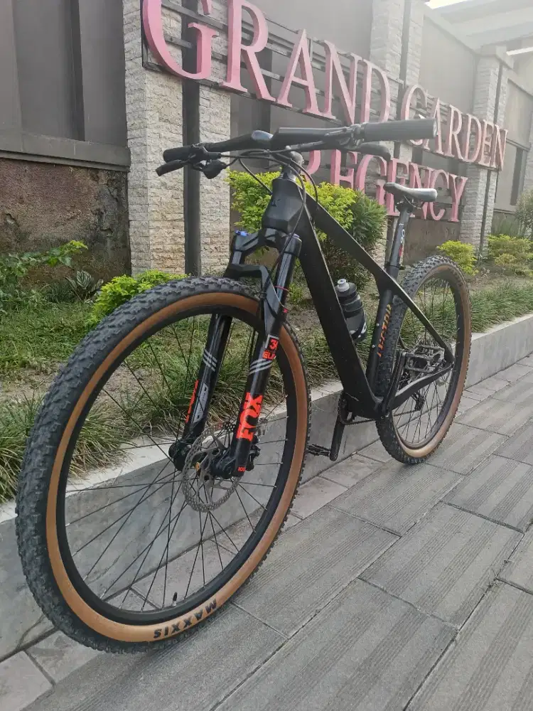 Sepeda MTB SHADOW BONE XC Carbon REPAINT