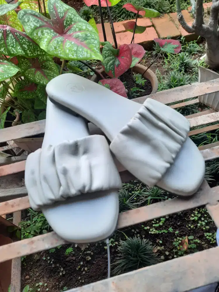 Sendal Teplek wanita