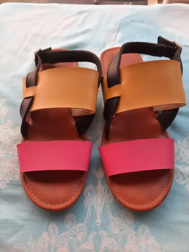 Sepatu Pelangi wanita