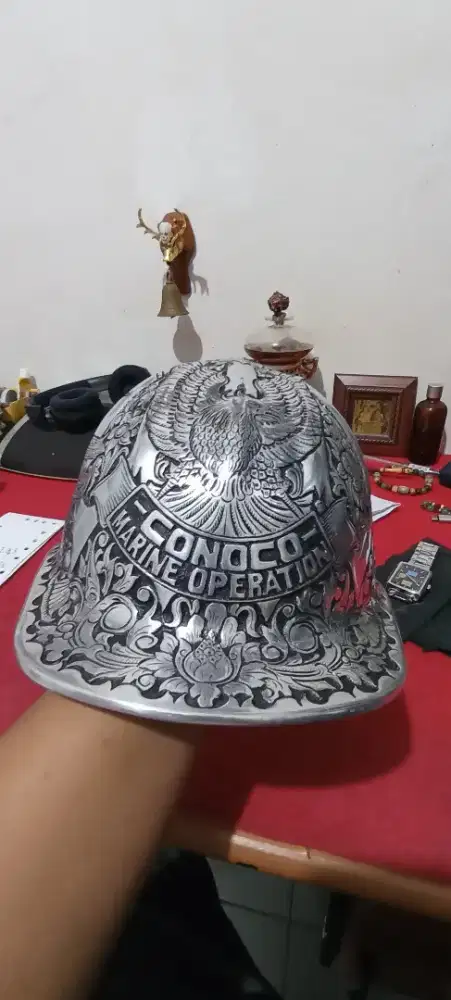 Helm klasik ukir alumunium