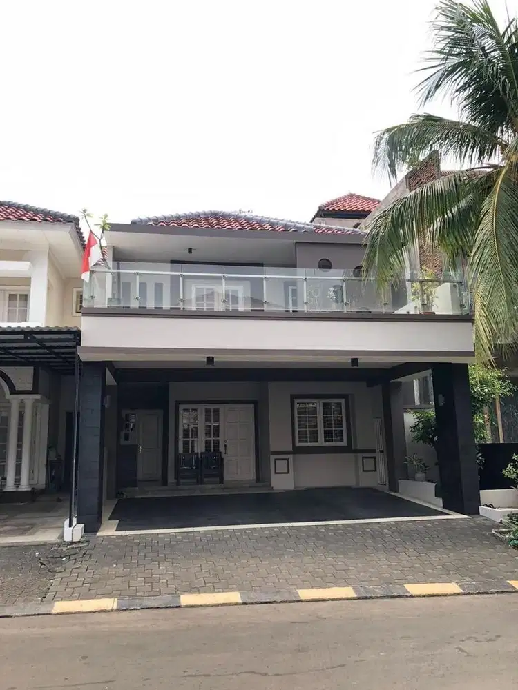 Dijual Cepat Rumah Cantik 2 lantai Kota Wisata Cibubur