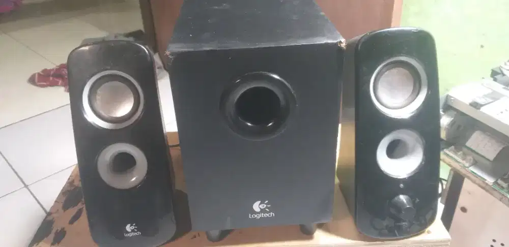 SPEAKER PC DAN LAPTOP LOGITECH Z323 SECOND
