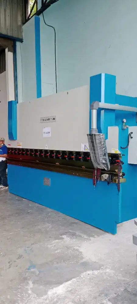 Mesin bending 100t*4000