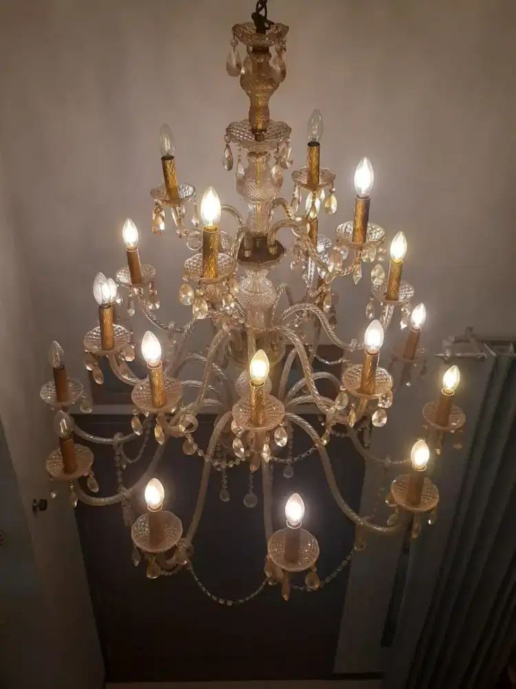 Lampu Kristal Gantung