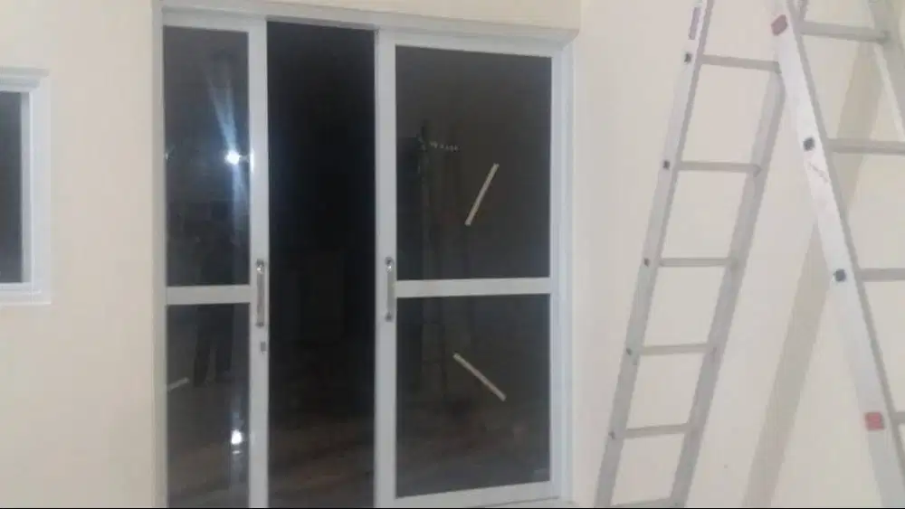 Pasang Kusen Aluminium + Pintu + Jendela + Plafon Sekat Partisi Gypsum