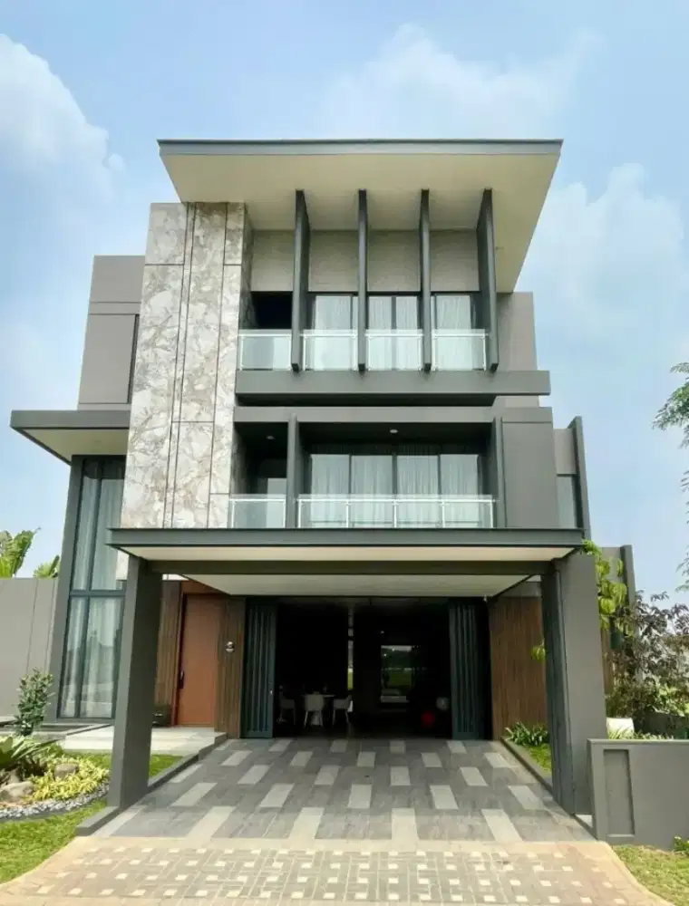 DIJUAL RUMAH RICHMOND KOTA WISATA 3 LANTAI + LIFT LUAS 15x26 DEPAN MAL