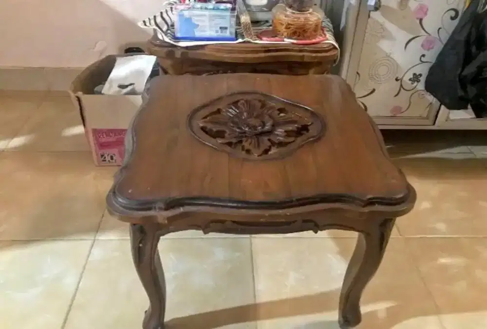 Meja kecil kayu jati