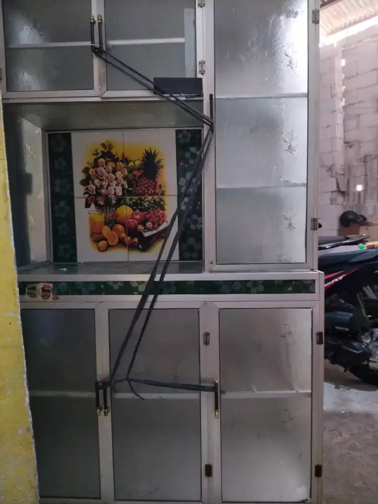 Lemari Rak Piring Besar