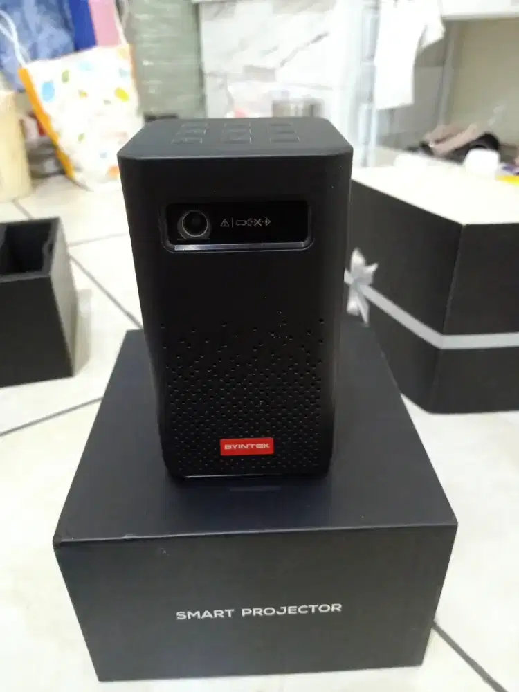 BYINTEK P20 Projector 3D 4k Smart Andriod Wifi 1080P LED DLP