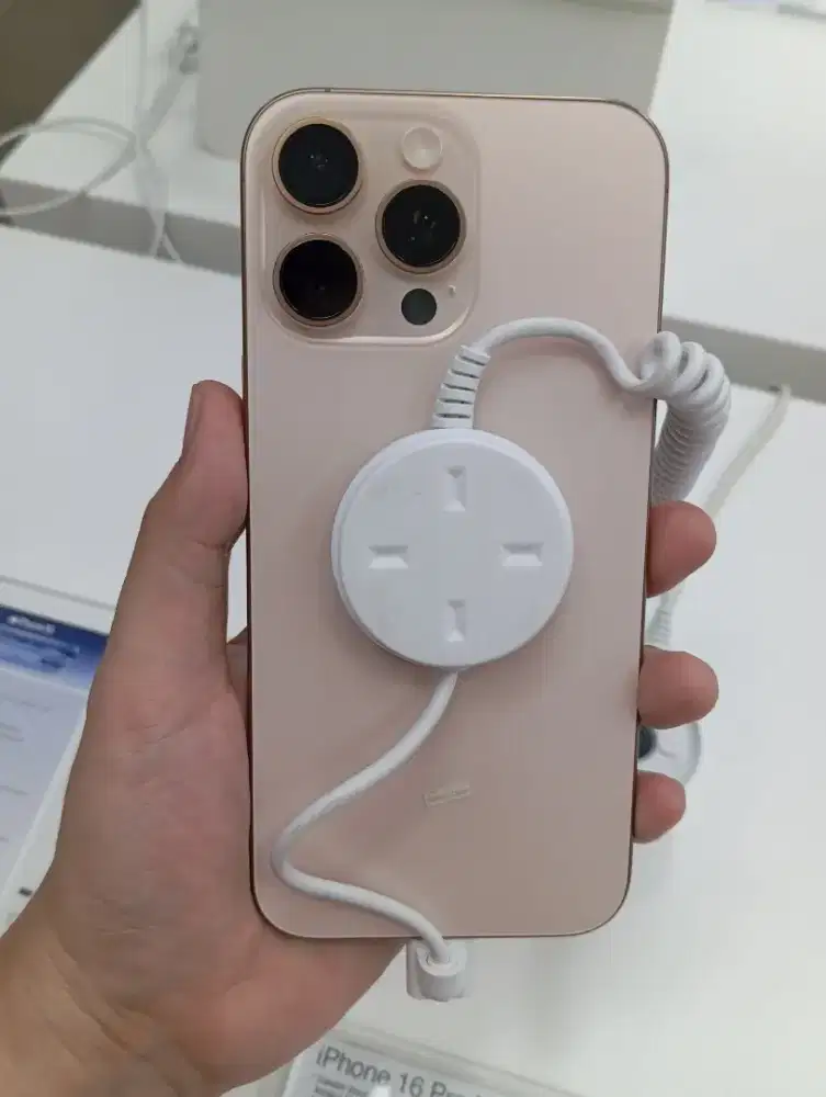 iPhone 16 Pro Max 256GB 512GB Bunga 0% Free 1x Cicilan