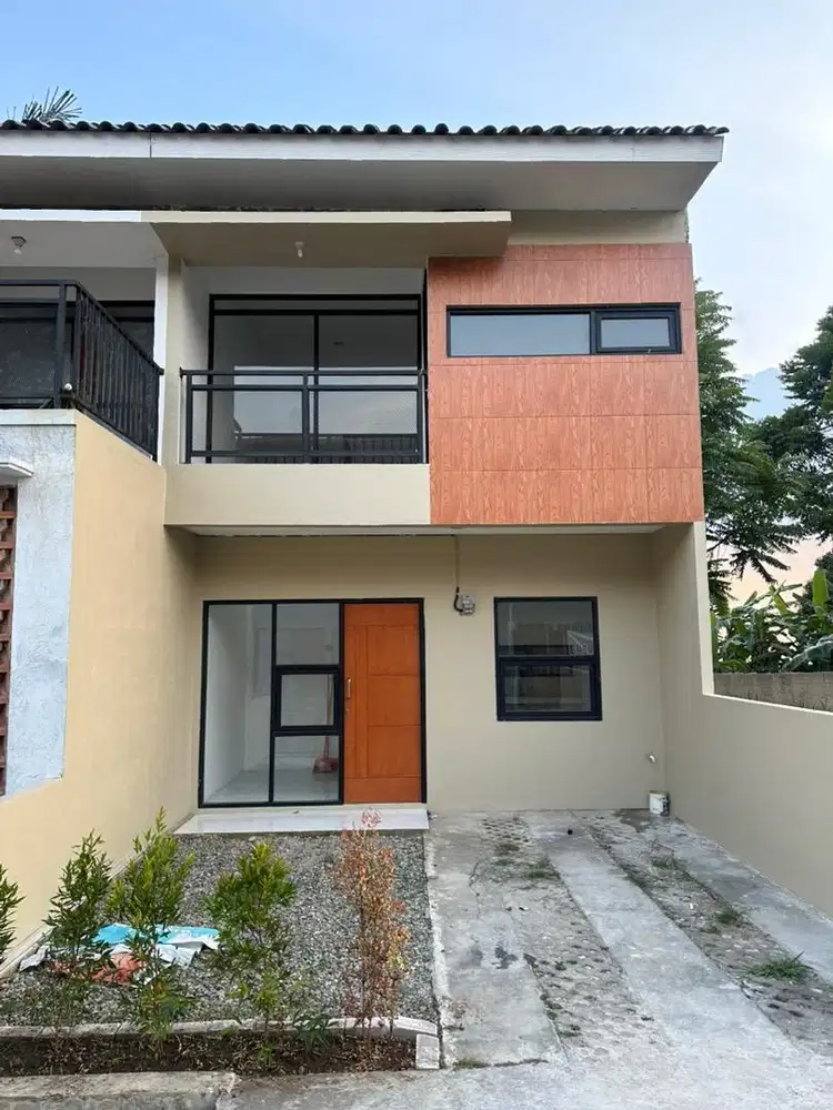Dijual Rumah 2 Lantai Rasa Villa SIAP HUNI Setiabudi Kota Bandung