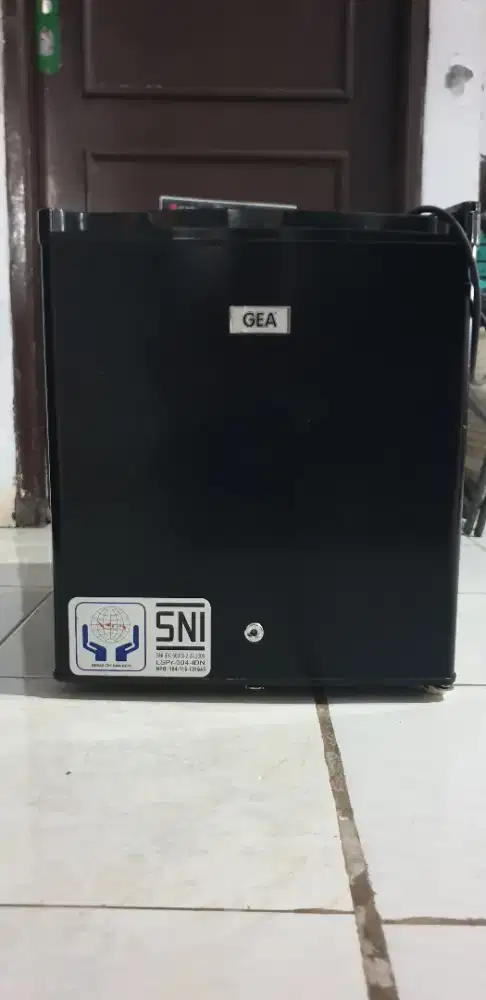 Kulkas Mini Bar GEA