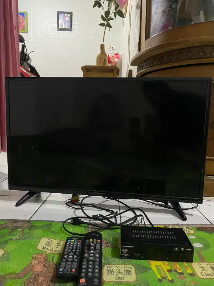 LED Tv panasonic 32 inc second sepaket set top box ,remot,