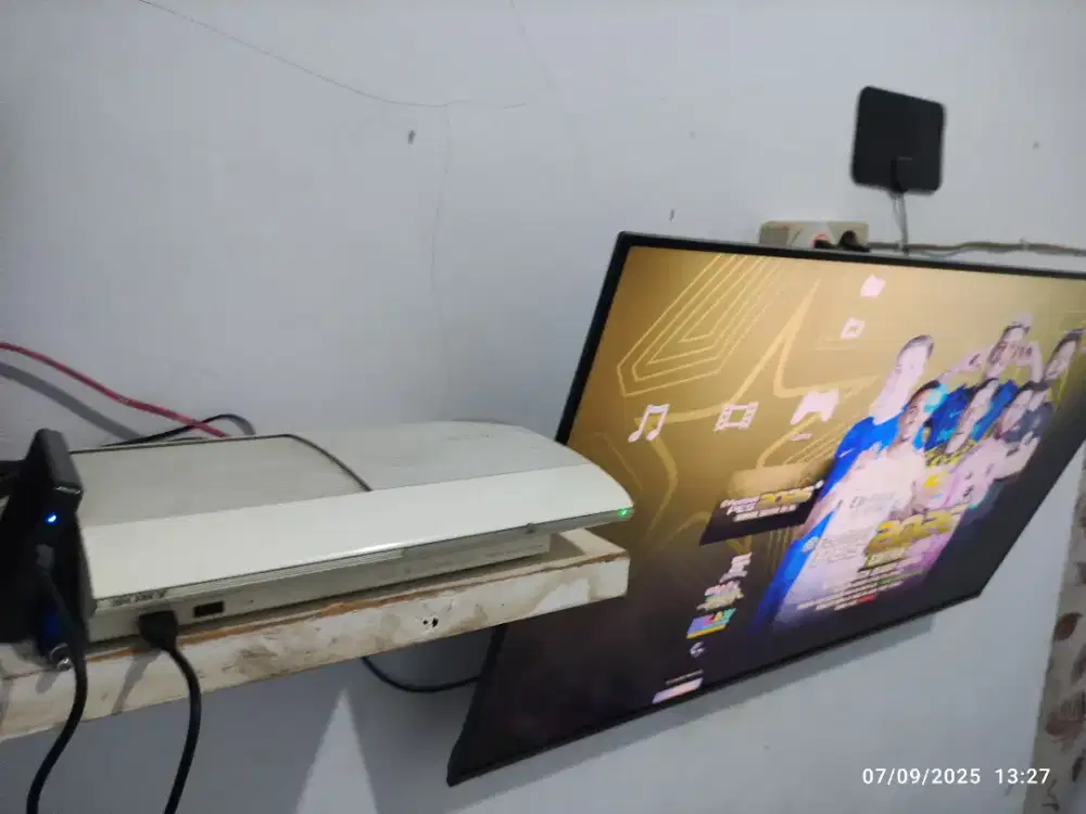 Ps3 superslim 250gb + 320gb external kondisi jos