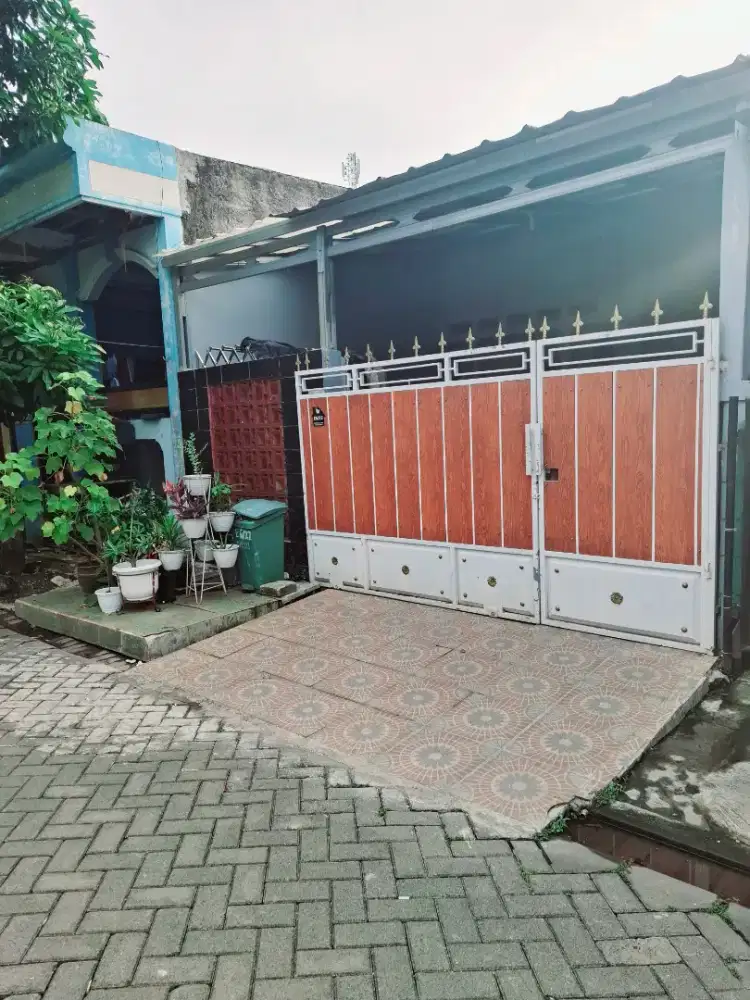 DI JUAL CEPAT RUMAH STRATEGIS - HARGA NEGO SIAP HUNI
