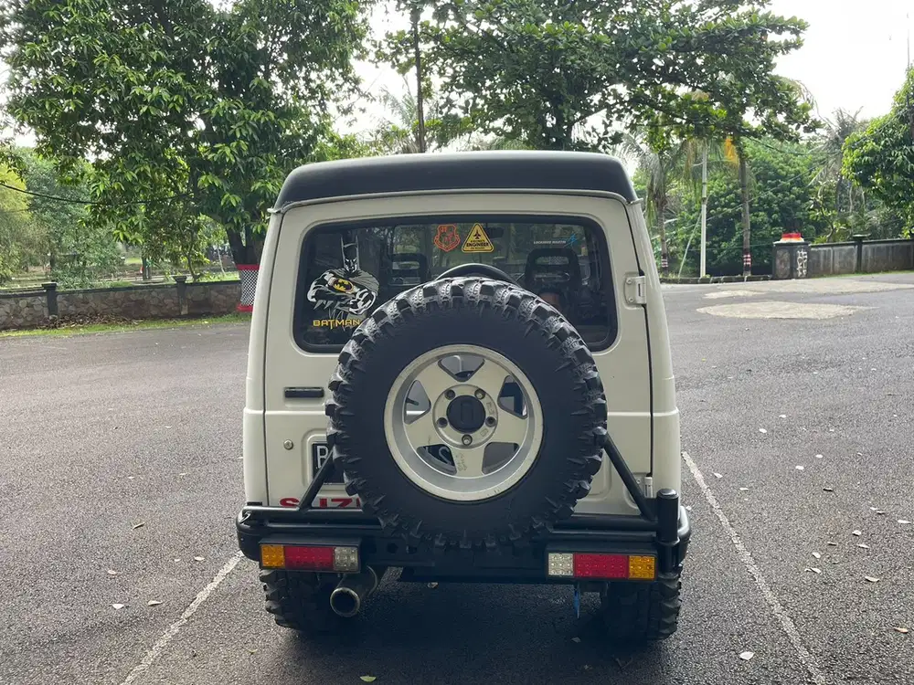 Suzuki Jimny 1988 Bensin