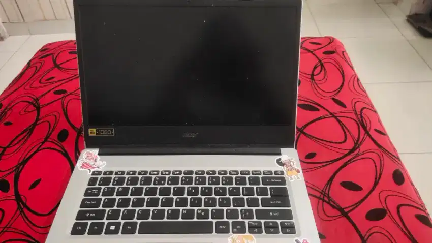 Laptop buat menyimpan data ada file dan dokumen dan lain2