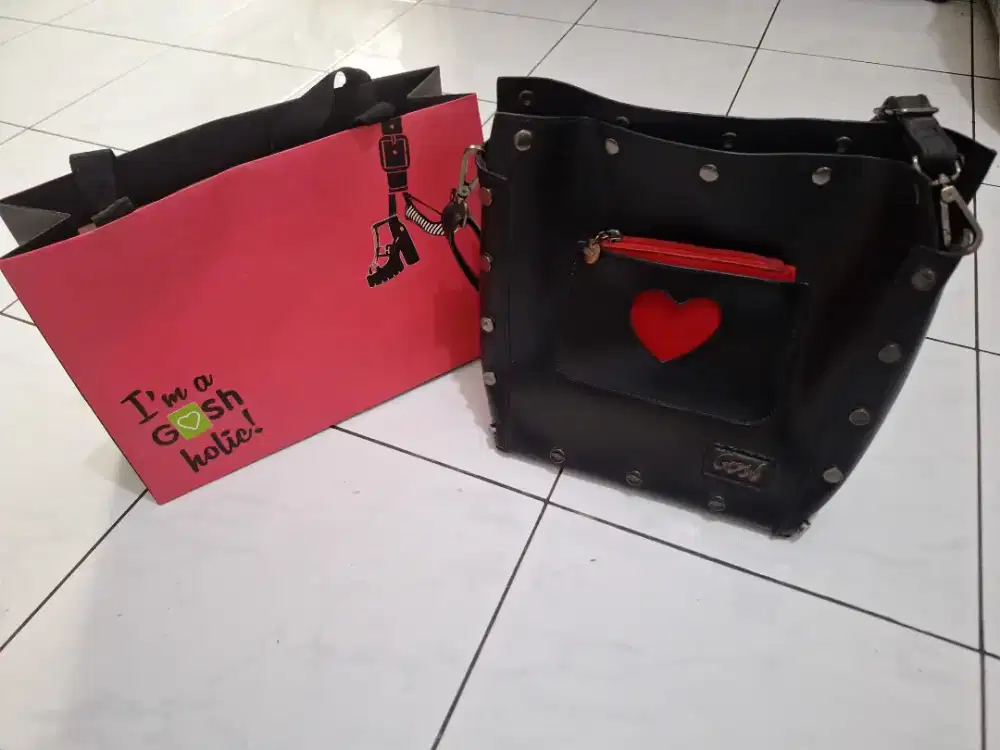 GOSH ORI TAS SELEMPANG LIKE NEW