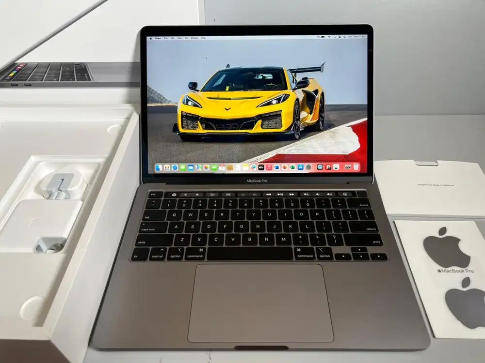 MacBook Pro 13 inch Touchbar 2020