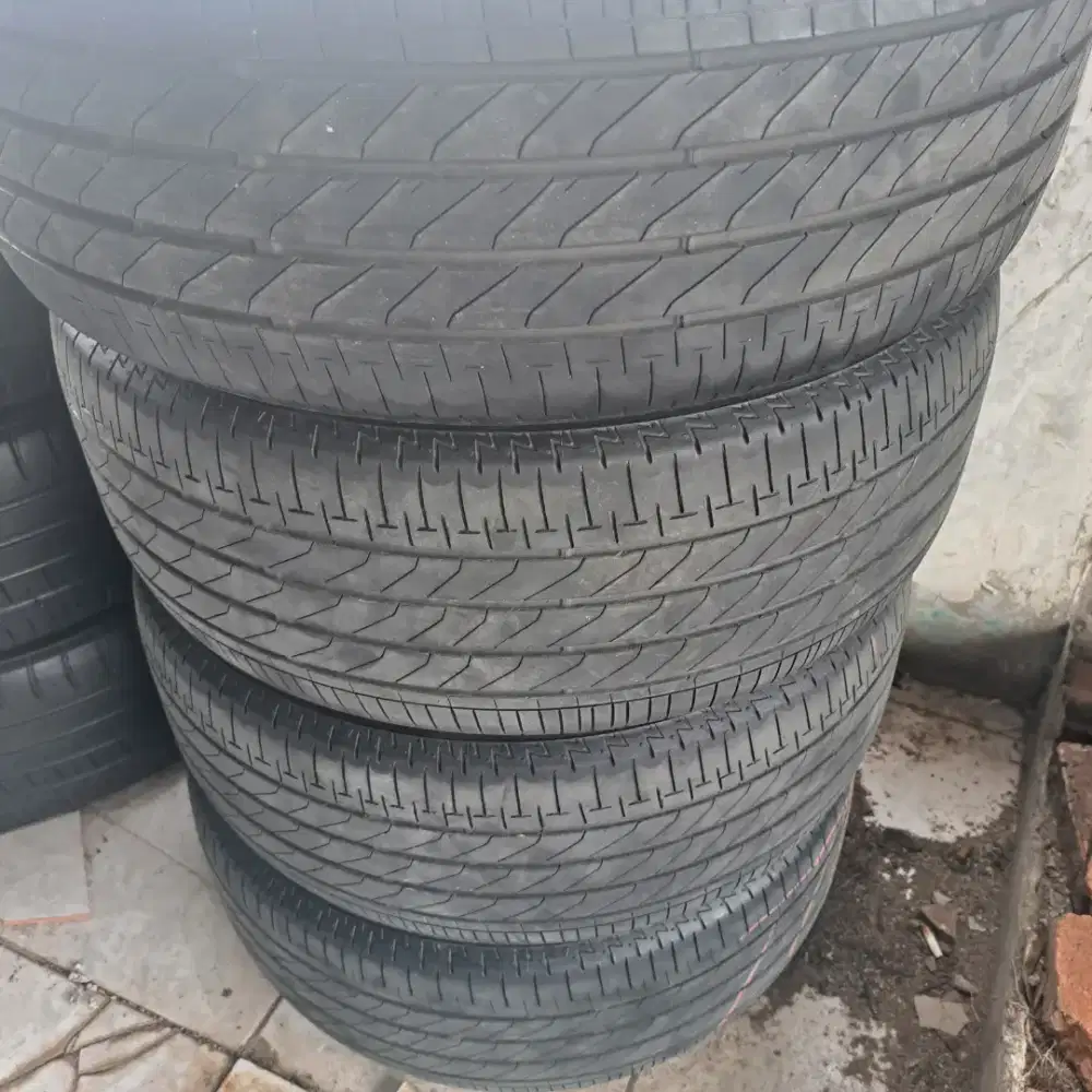 Ban 215 50 17 bridgestone turanza ring 17