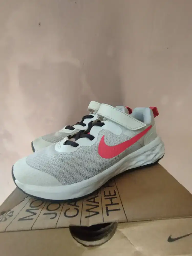Nike revolution 6 NN